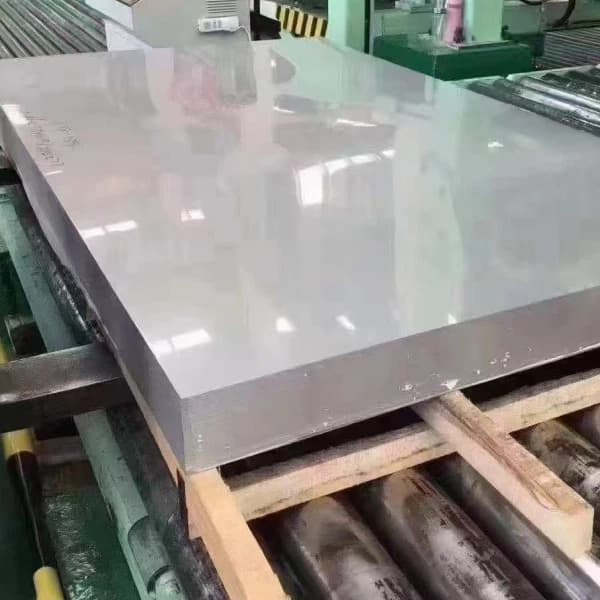 Hướng dẫn Toàn diện về Thép Tấm: Các Loại, Cấp, Tiêu chuẩn & Lựa chọn cho Kỹ sư
